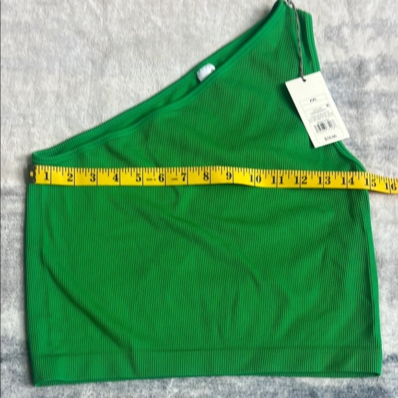 A New Day Green Asymmetrical Sleeveless Tank Top - Picture 6 of 7